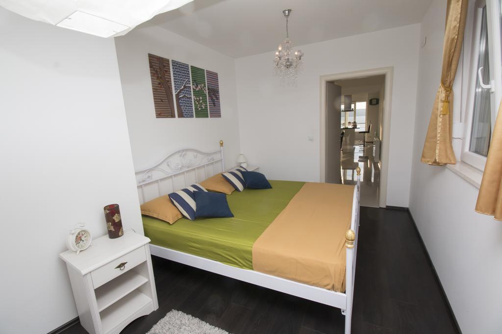 Apartment Mate Omiš Eksteriør billede