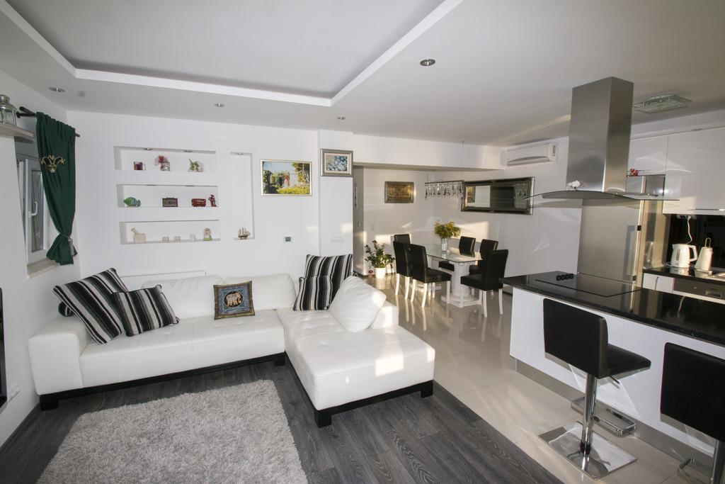 Apartment Mate Omiš Eksteriør billede